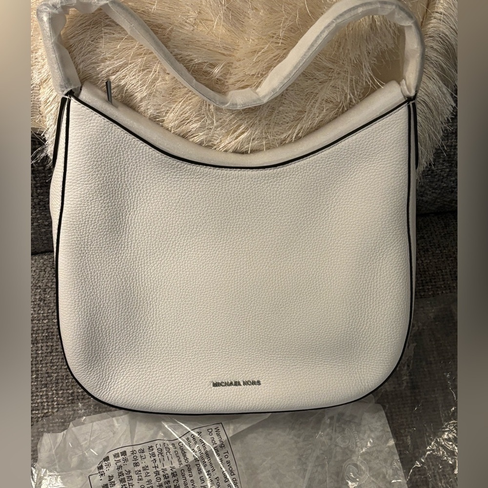 Brand new Michael Kors Large Pebbled Leather Shoulder Bag with tag on ! - Picture 6 of 14